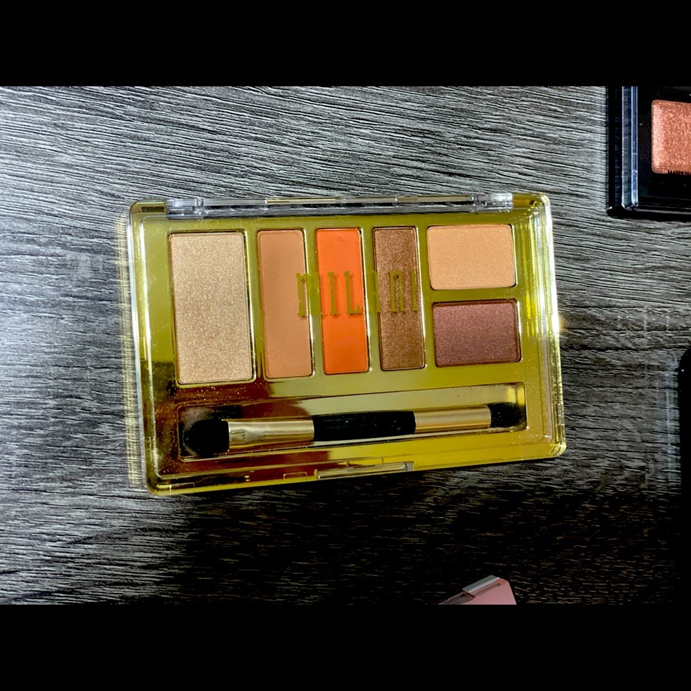 Milani eyeshadow 05 earthy elements